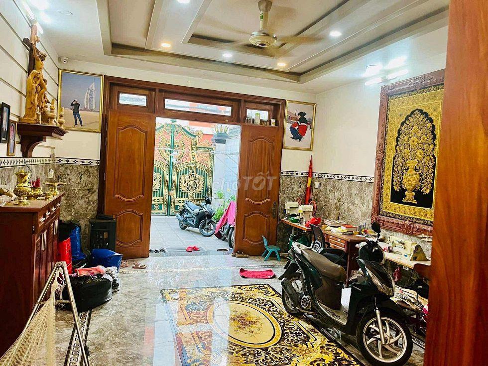 Nhà MT KD ngay Nguyễn Ảnh Thủ, P. Trung Mỹ Tây, TP HCM, 138m2, 5 tầng