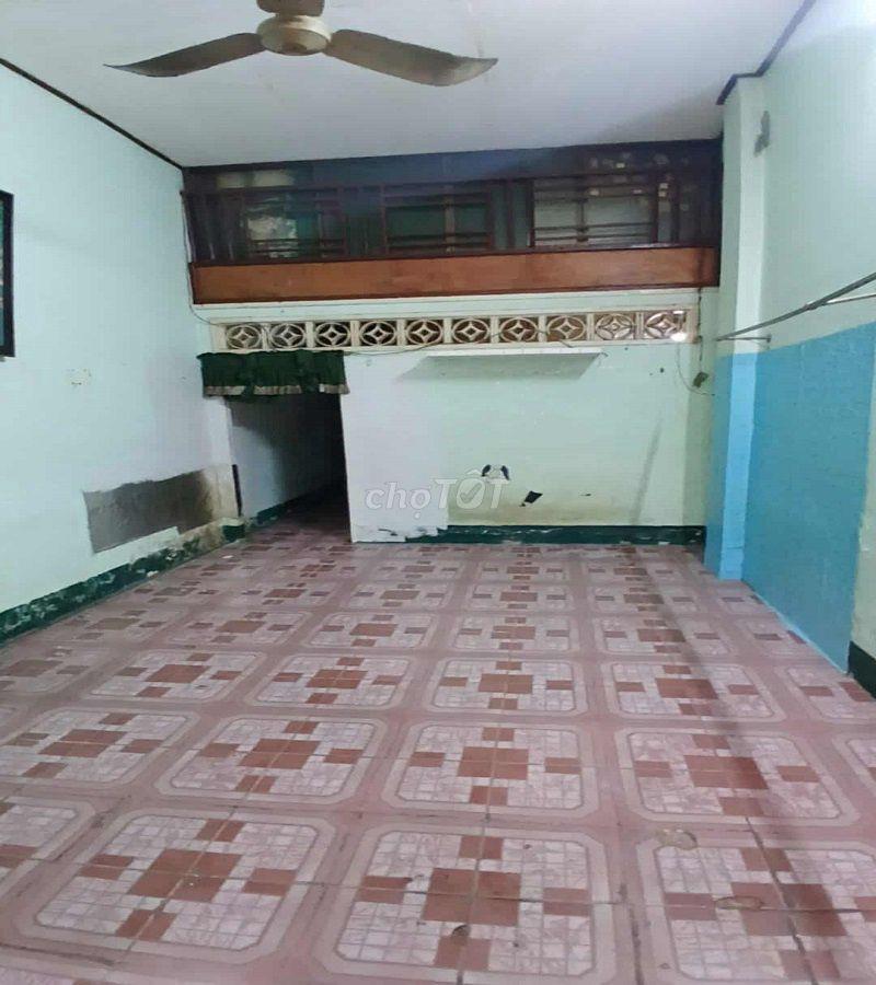 Bán nhà HXH nhỏ Trần Nhân Tôn, P9, Q5, 50m², 2 tầng, giá rẻ.