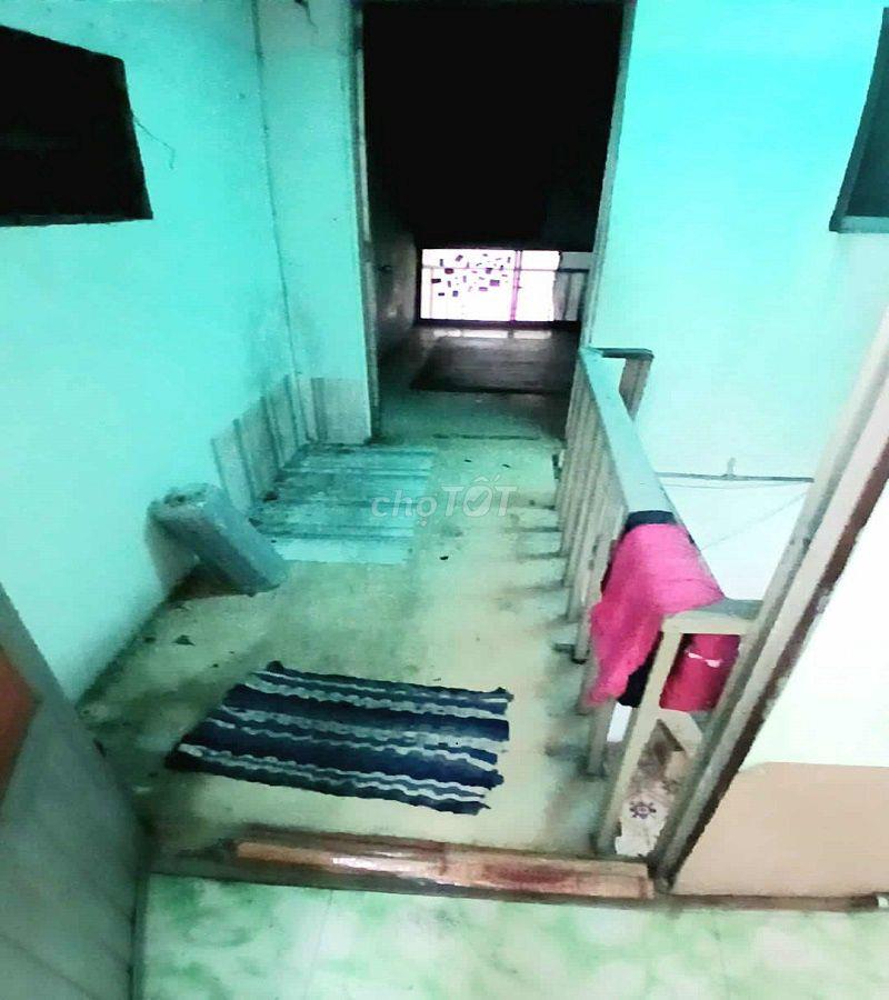 Bán nhà HXH nhỏ Trần Nhân Tôn, P9, Q5, 50m², 2 tầng, giá rẻ.