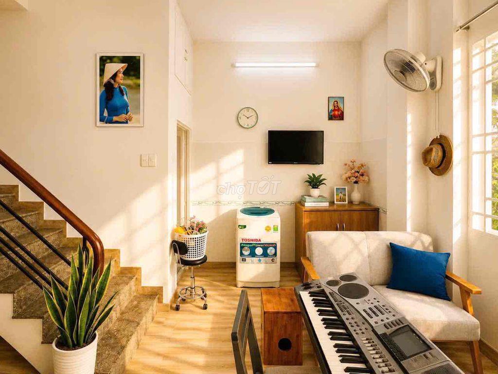 Hoàng Diệu, Phú Nhuận, 111m2 chưa trừ sân, ngang 6.3m nở hậu 7.3m, phá