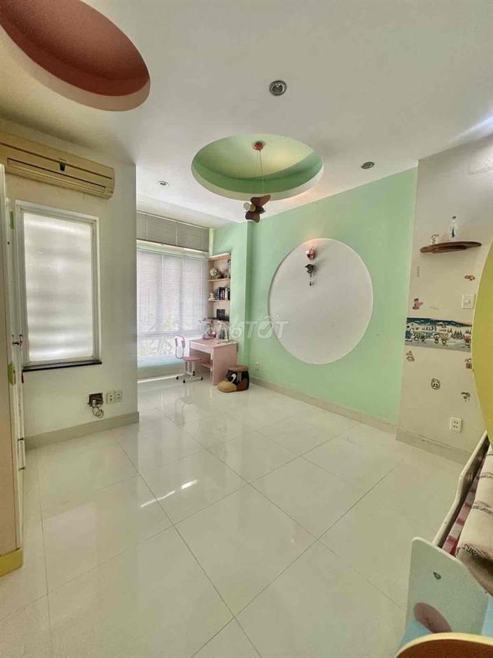 HẺM XE HƠI QUẬN 10 - NGAY TRƯỜNG QUỐC TẾ VIỆT ÚC - 65M2 - 4 TẦNG - 5PN
