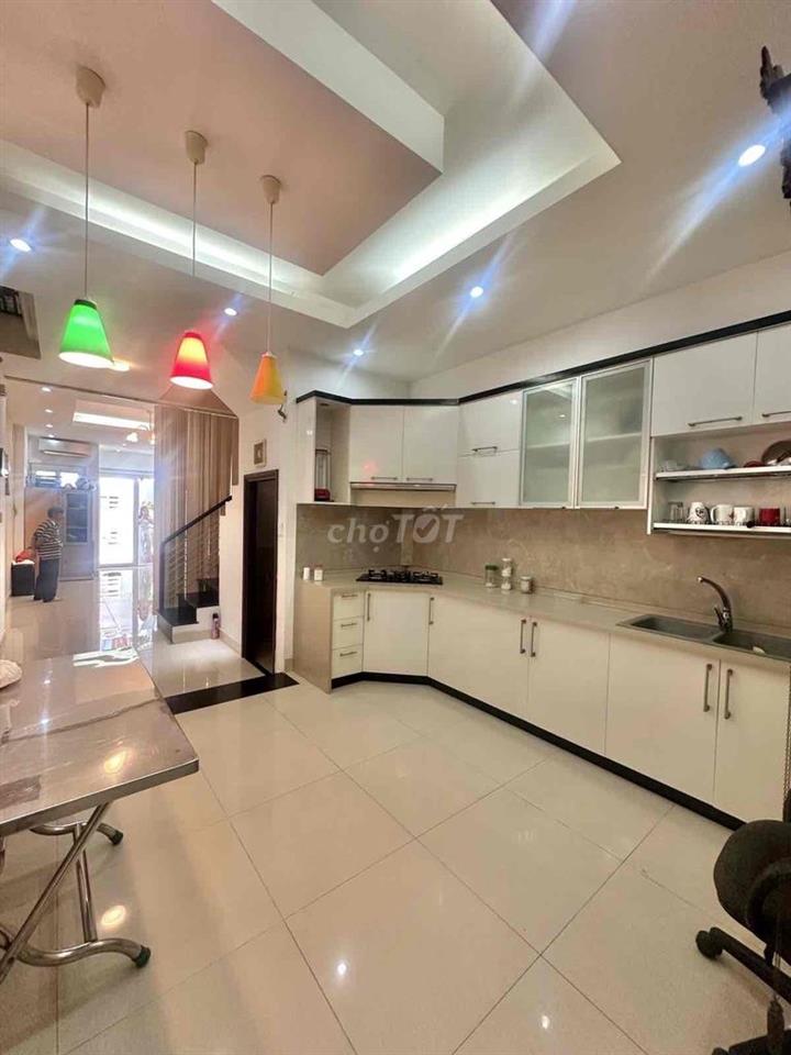 HẺM XE HƠI QUẬN 10 - NGAY TRƯỜNG QUỐC TẾ VIỆT ÚC - 65M2 - 4 TẦNG - 5PN