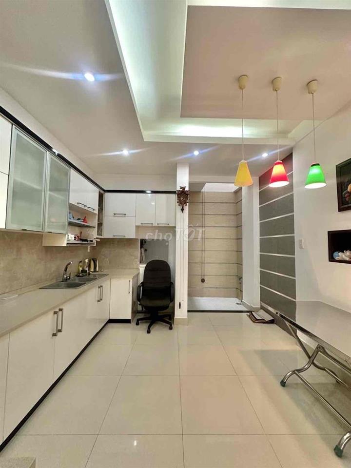 HẺM XE HƠI QUẬN 10 - NGAY TRƯỜNG QUỐC TẾ VIỆT ÚC - 65M2 - 4 TẦNG - 5PN
