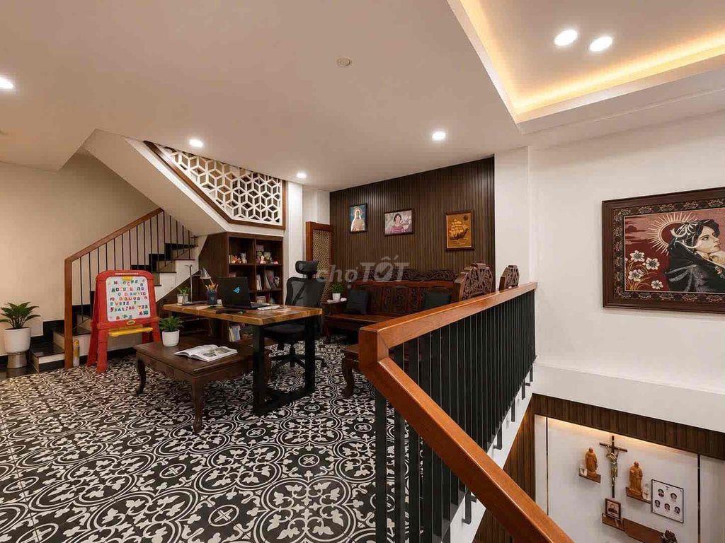 HẺM XE HƠI - GẦN SVĐ PHÚ THỌ - ĐH BÁCH KHOA QUẬN 10.