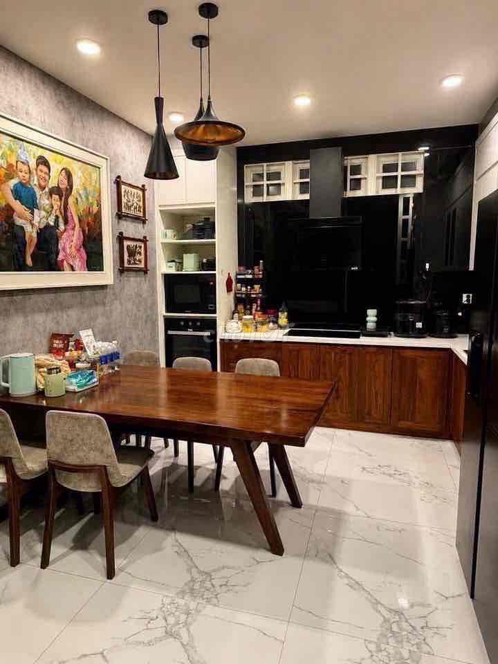 74m² (6.6 × 11.5m) • 4 tầng hoàn công • 3PN • 4WC