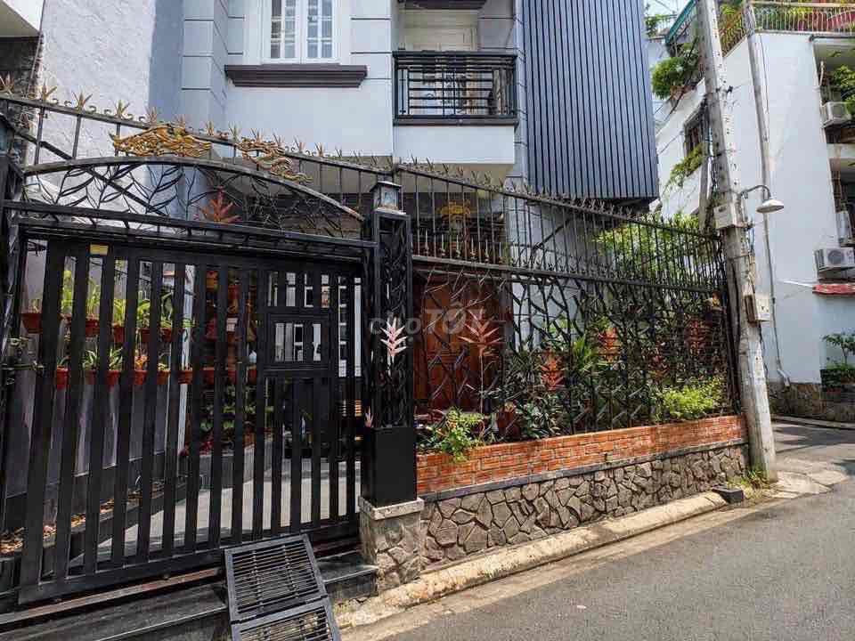74m² (6.6 × 11.5m) • 4 tầng hoàn công • 3PN • 4WC