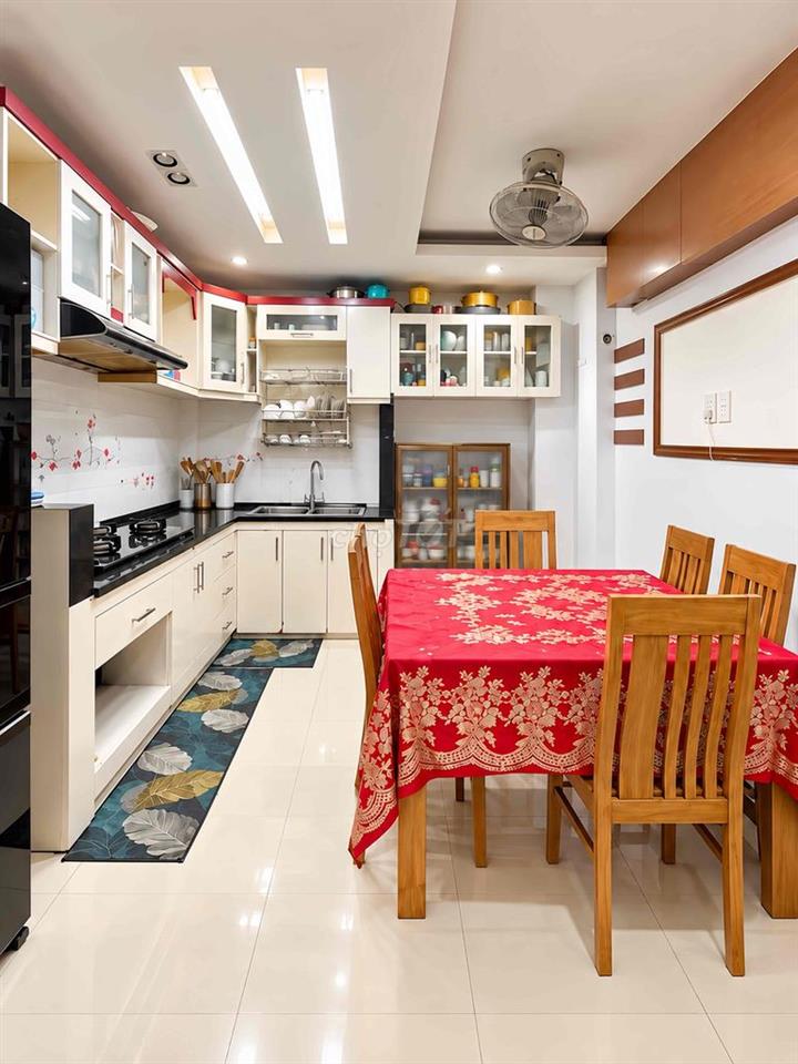 Bán nhà Bình Thạnh 45m2 5 Tầng Hẻm xe hơi thông thoáng