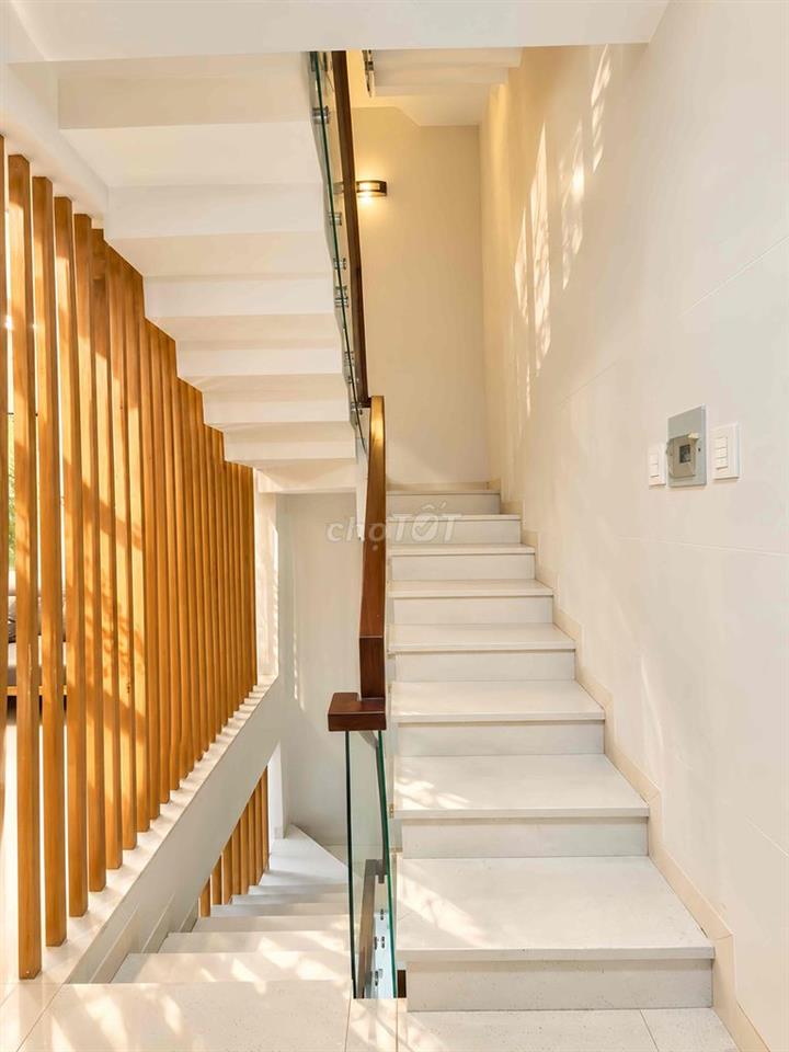 Bán nhà Phan Xích Long 42m2 ngang lớn 5.2m 5 Tầng