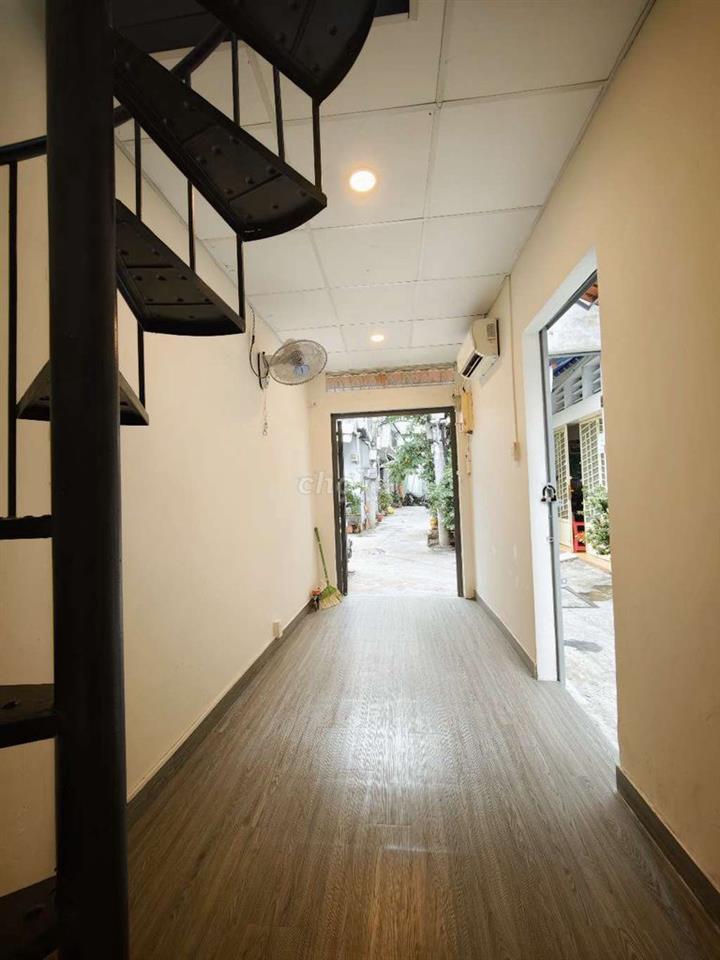 HUỲNH VĂN BÁNH, HXH THÔNG, SÂN TRƯỚC NHÀ THÊNH THANG, HOÀN CÔNG ĐỦ