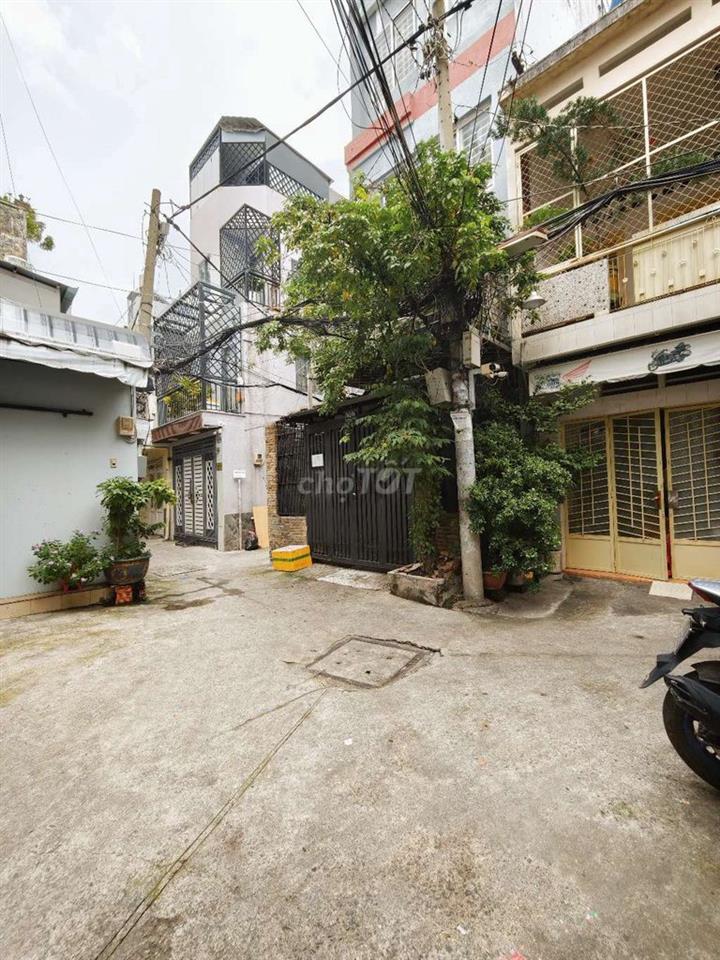 HUỲNH VĂN BÁNH, HXH THÔNG, SÂN TRƯỚC NHÀ THÊNH THANG, HOÀN CÔNG ĐỦ