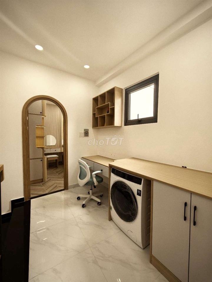 50M2, NGUYỄN T. HIỀN, BÌNH THẠNH, 3T, 3PN, SÂN THƯỢNG SIU TO