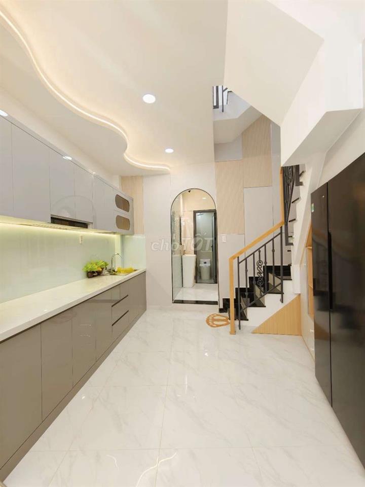 50M2, NGUYỄN T. HIỀN, BÌNH THẠNH, 3T, 3PN, SÂN THƯỢNG SIU TO
