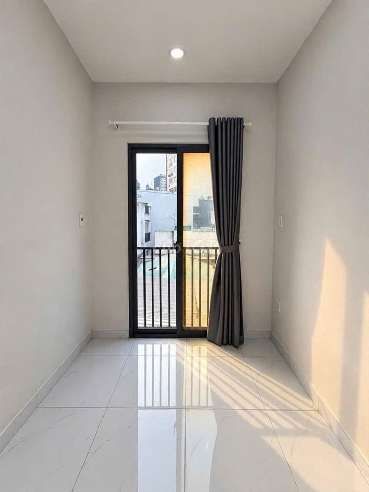 PHAN ĐĂNG LƯU, NHỎ XINH, 4T HOÀN CÔNG, CÓ SÂN THƯỢNG, HXH CÁCH 5 BƯỚC
