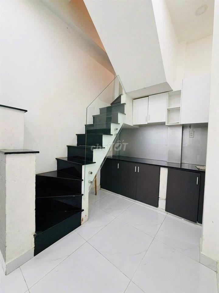 PHAN ĐĂNG LƯU, NHỎ XINH, 4T HOÀN CÔNG, CÓ SÂN THƯỢNG, HXH CÁCH 5 BƯỚC
