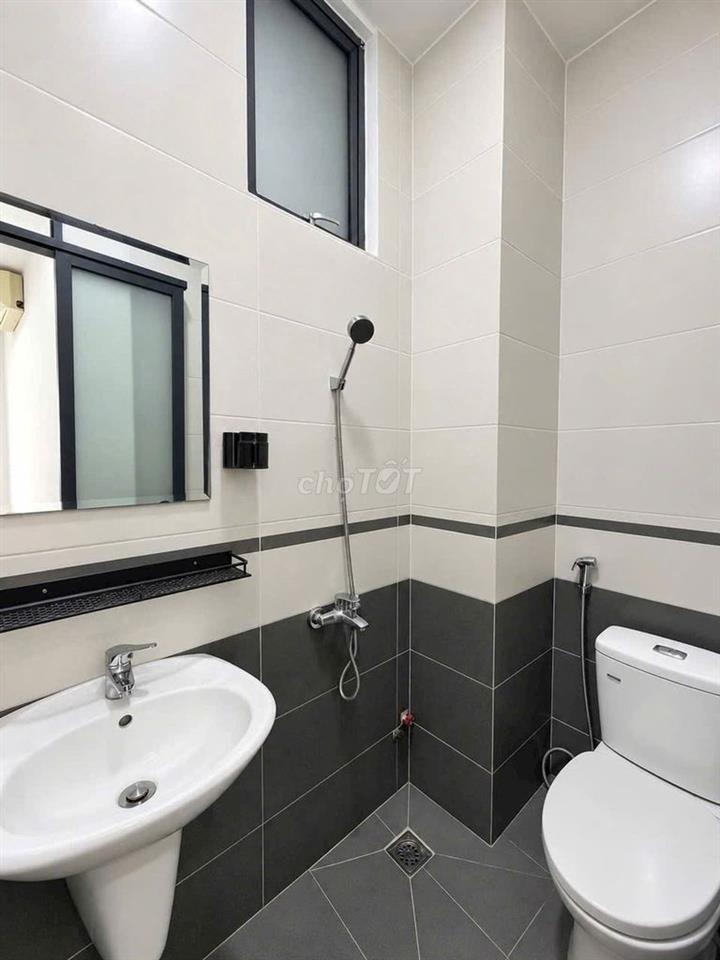 PHAN ĐĂNG LƯU, NHỎ XINH, 4T HOÀN CÔNG, CÓ SÂN THƯỢNG, HXH CÁCH 5 BƯỚC