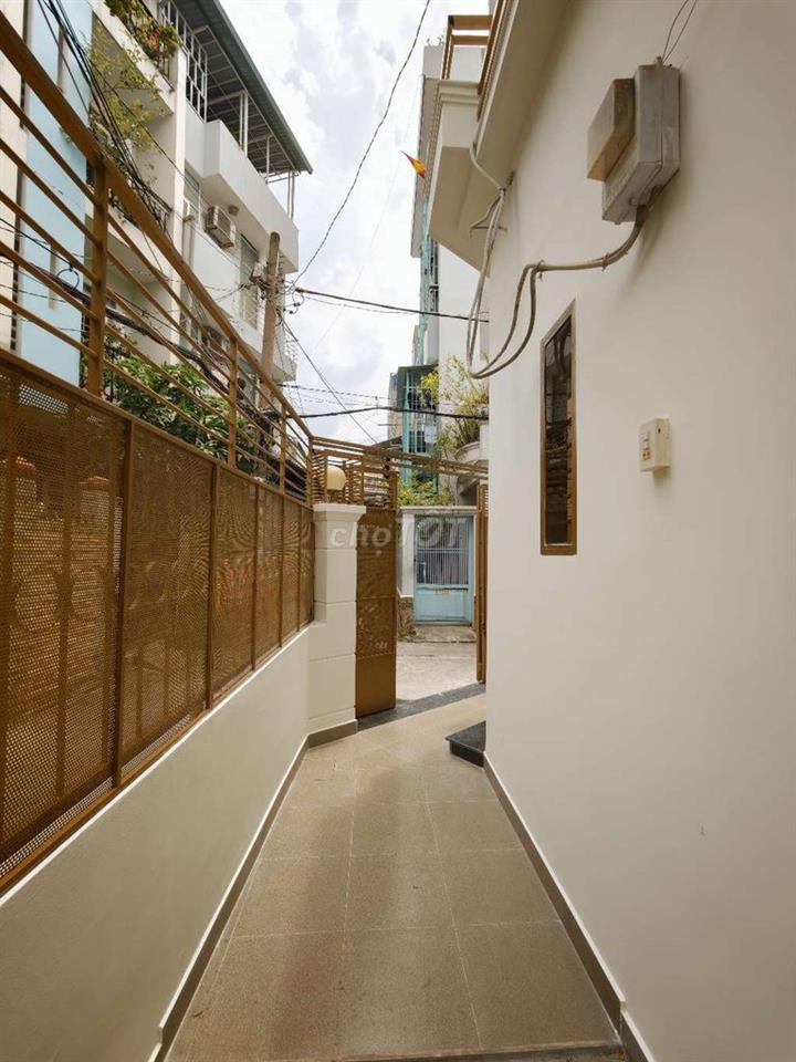 NGÃ TƯ PN, 43M2, CĂN GÓC 2 MẶT HẺM VF3, K0 LỘ GIỚI