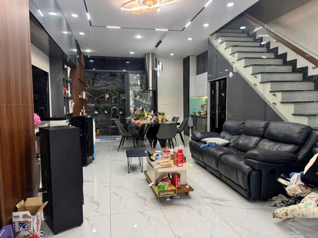 BÁN NHÀ 1 TRỆT 2 LẦU SÂN THƯỢNG TRƯỚC SAU, 70M2, 4PN- KDC BÌNH HÒA