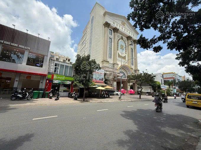 CHO THUÊ NHÀ KINH DOANH MẶT TIỀN, 1 TRỆT 1 LẦU, 355M2  Q.3, HCM