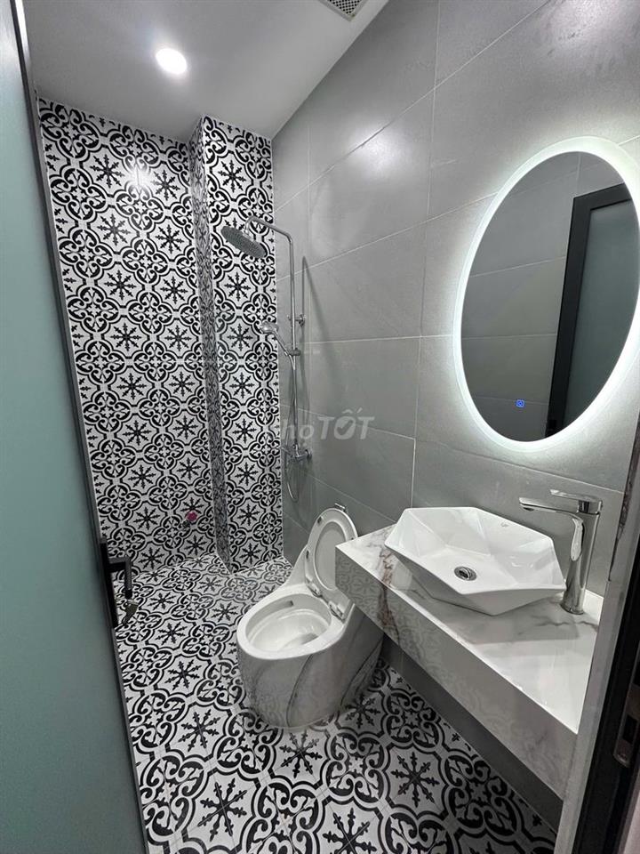BÁN NHÀ 1 TRỆT 2 LẦU SÂN THƯỢNG MỚI 100%, 80M2, 4PN, NỘI THẤT HẺM 6M