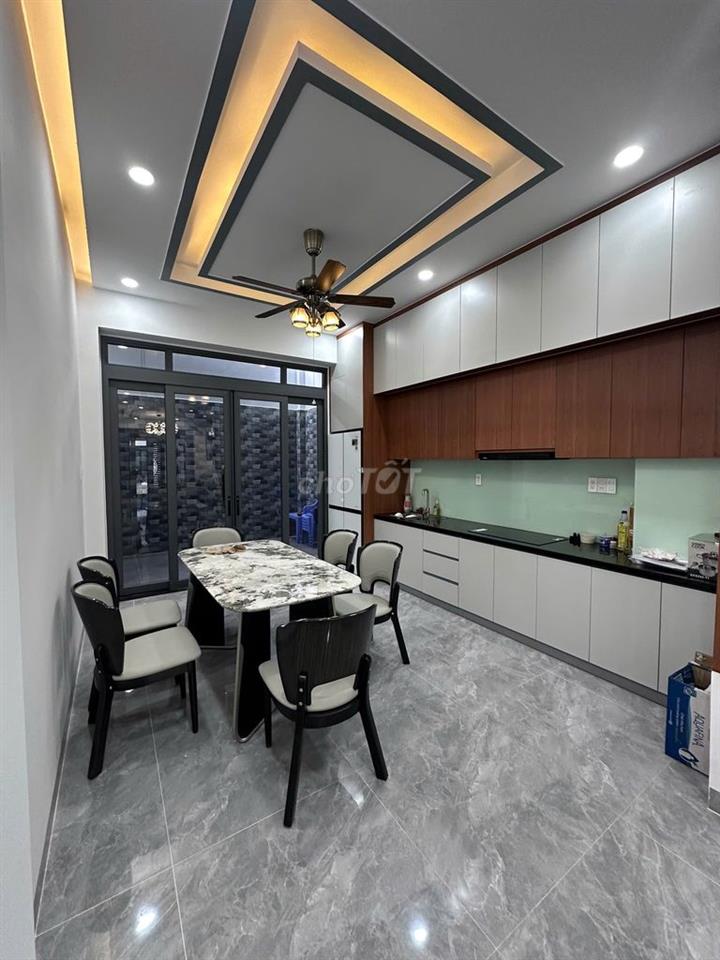 BÁN NHÀ 1 TRỆT 2 LẦU SÂN THƯỢNG MỚI 100%, 80M2, 4PN, NỘI THẤT HẺM 6M