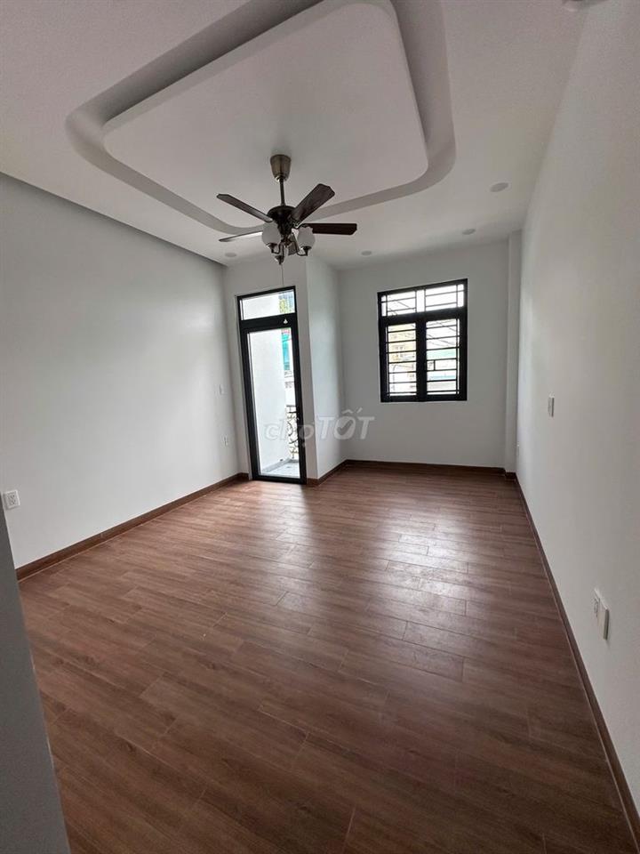BÁN NHÀ 1 TRỆT 2 LẦU SÂN THƯỢNG MỚI 100%, 80M2, 4PN, NỘI THẤT HẺM 6M