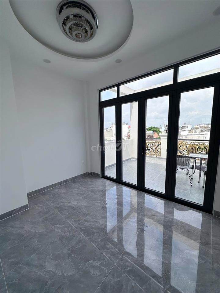 BÁN NHÀ 1 TRỆT 2 LẦU SÂN THƯỢNG MỚI 100%, 80M2, 4PN, NỘI THẤT HẺM 6M