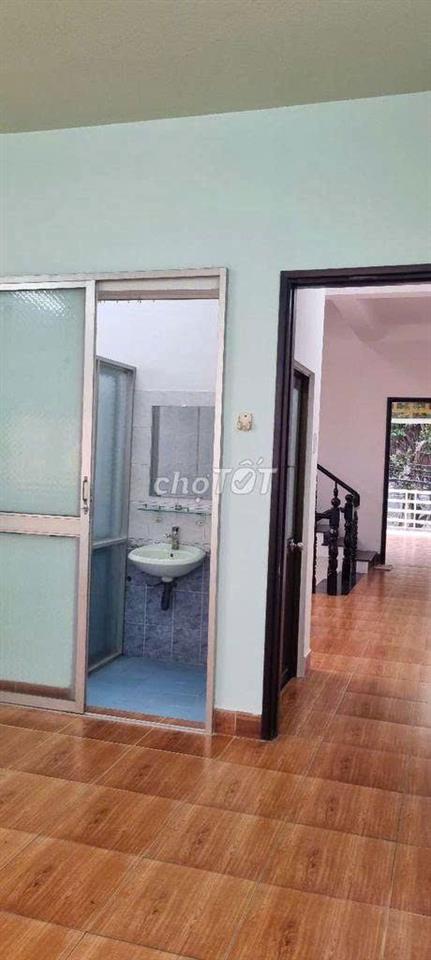 Bán nhà 1 trệt 3 lầu, 77m2, 6pn- 3 mặt thoáng- tại Linh Chiểu,Thủ Đức 