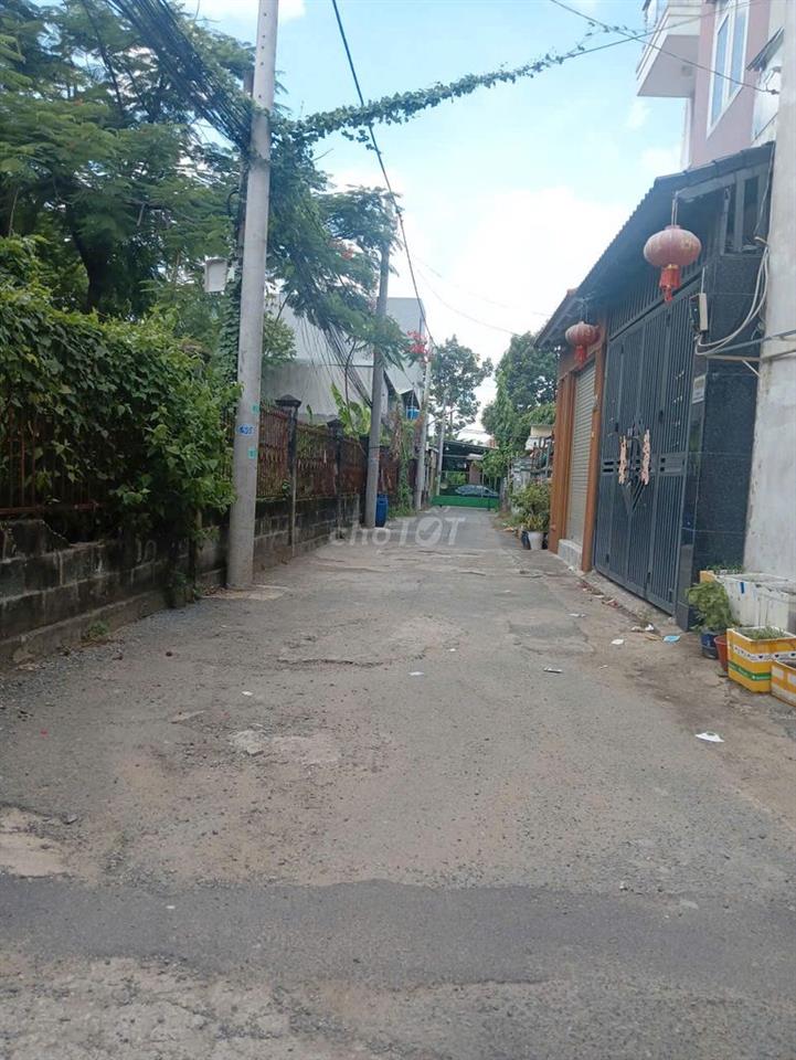Bán đất Linh Trung, tặng dãy nhà trọ 3 căn, cho thuê 6tr/tháng, hẻm 4m