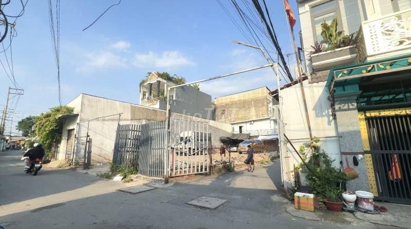 Bán đất lô góc 2 HXH 6m, 4,6m, 93m2, SHR, gần chợ Linh Xuân, Thủ Đức