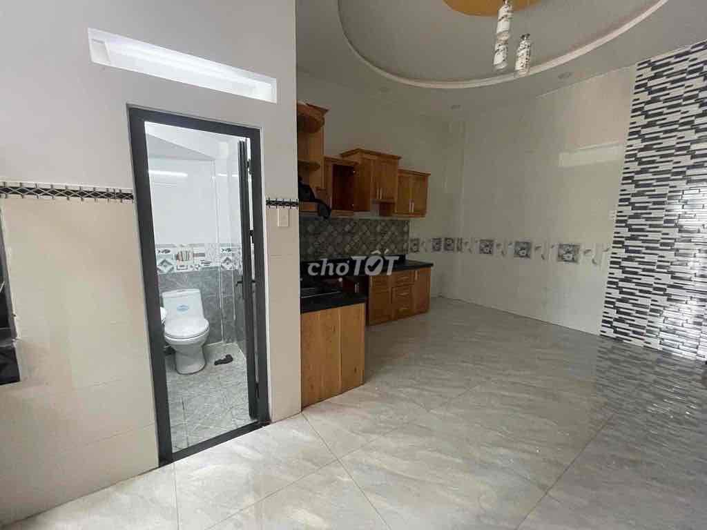 NHÀ ĐẸP 2PN3WC 2 MÁY LẠNH NHÀ MỚI Ô TÔ TẬN NHÀ