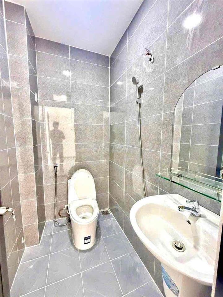 APĐ QUẬN 12 BÁN NHÀ ĐẸP 4,5x14 3PN2WC GIÁ 1,98 tỷ