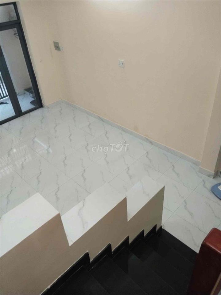 CHO THUÊ NHÀ NỘI THẤT CƠ BẢN GIÁ 10,5TR TL