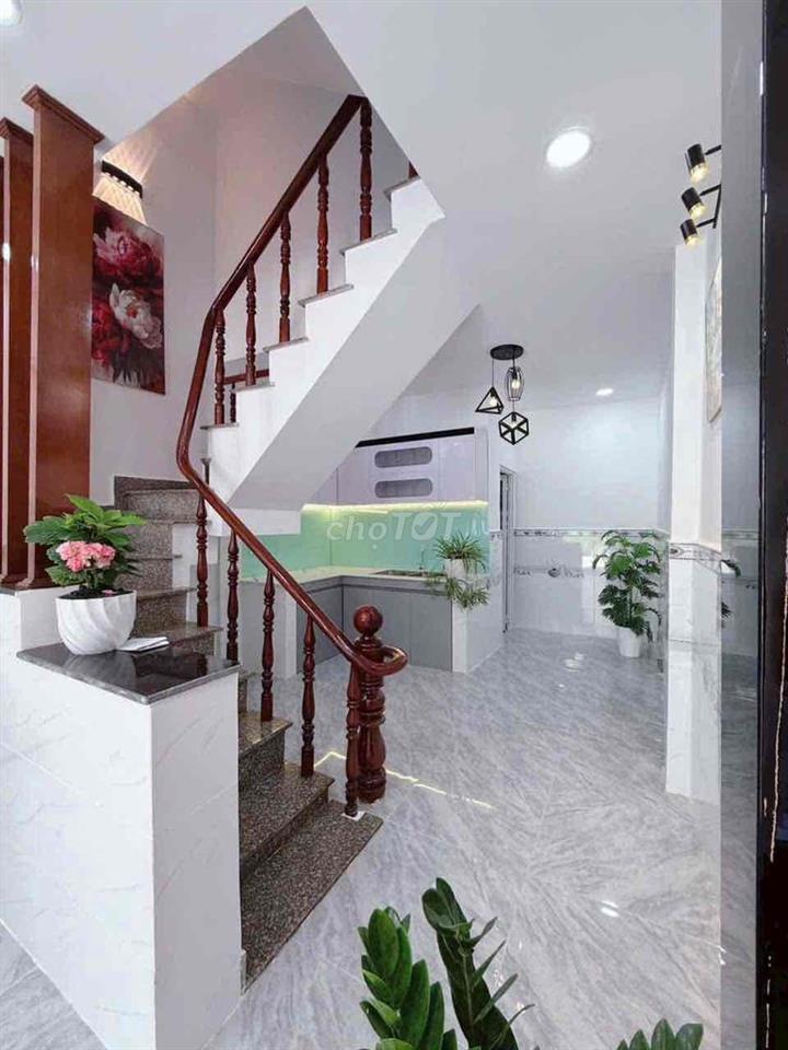 CHÍNH CHỦ CẦN BÁN NHÀ ĐẸP 3 LẦU 4PN ĐÚC CỨNG CÁP