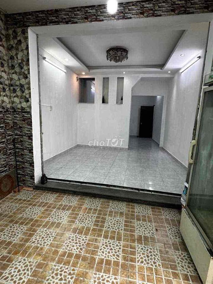 CHO THUÊ NHÀ VỊ TRÍ THUẬN LỢI 4x11 GIÁ 12TR TL
