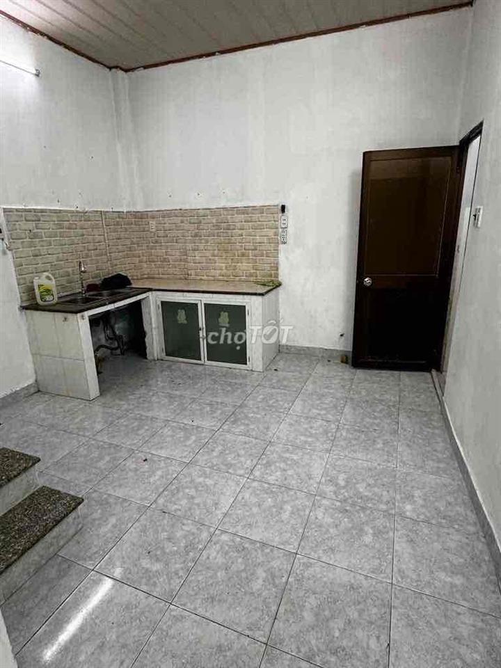 CHO THUÊ NHÀ VỊ TRÍ THUẬN LỢI 4x11 GIÁ 12TR TL