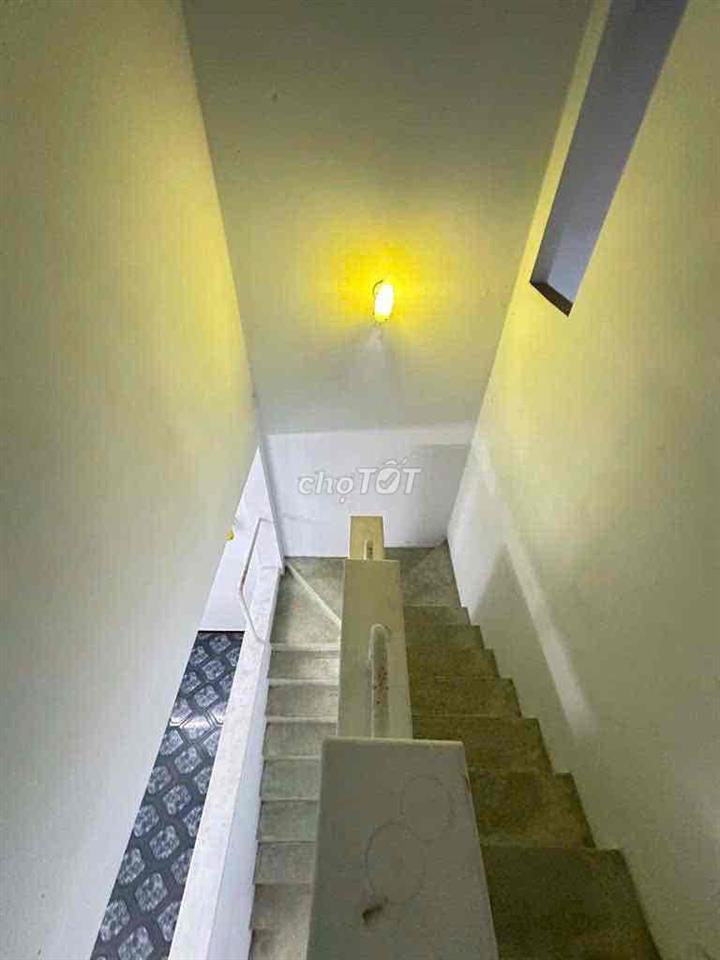 CHO THUÊ NHÀ ĐẸP ĐƯỜNG Ô TÔ 10TR NV KHỐI