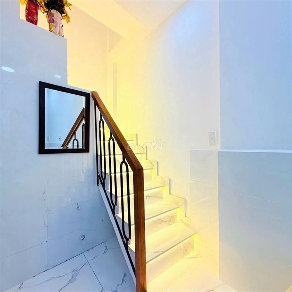 Bán nhà Nguyễn Du 2 mặt tiền, gần Chợ Gò Vấp, 2 tầng giá chỉ 2,29 tỷ