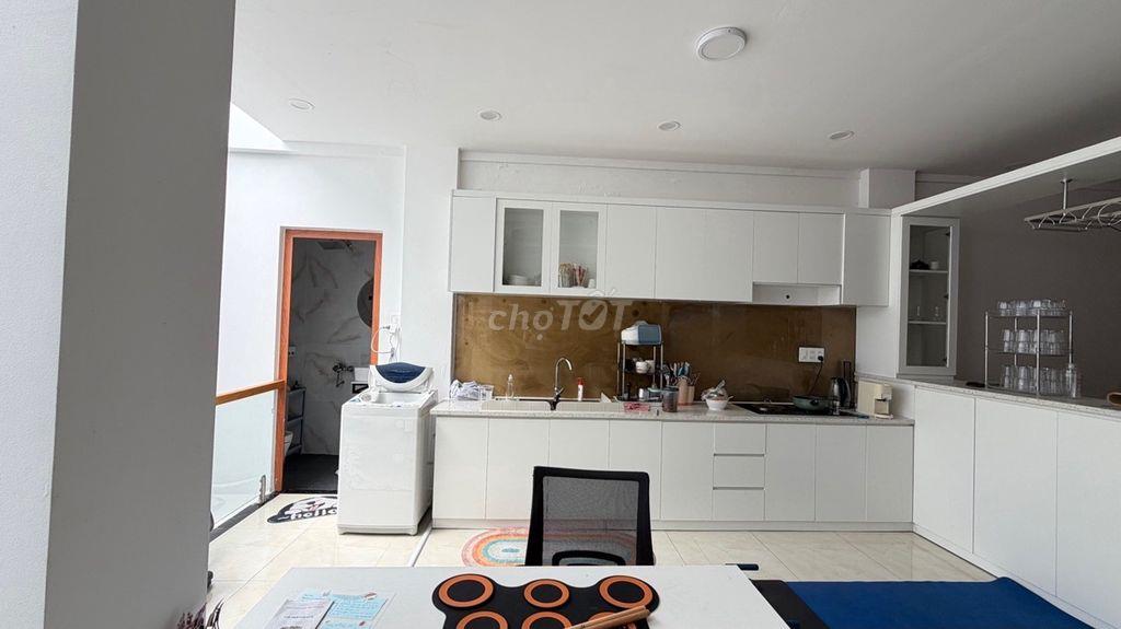 Giảm mạnh 300tr 🏡94m² x 4 Tầng, Mặt Phố Nguyễn Trung Trực