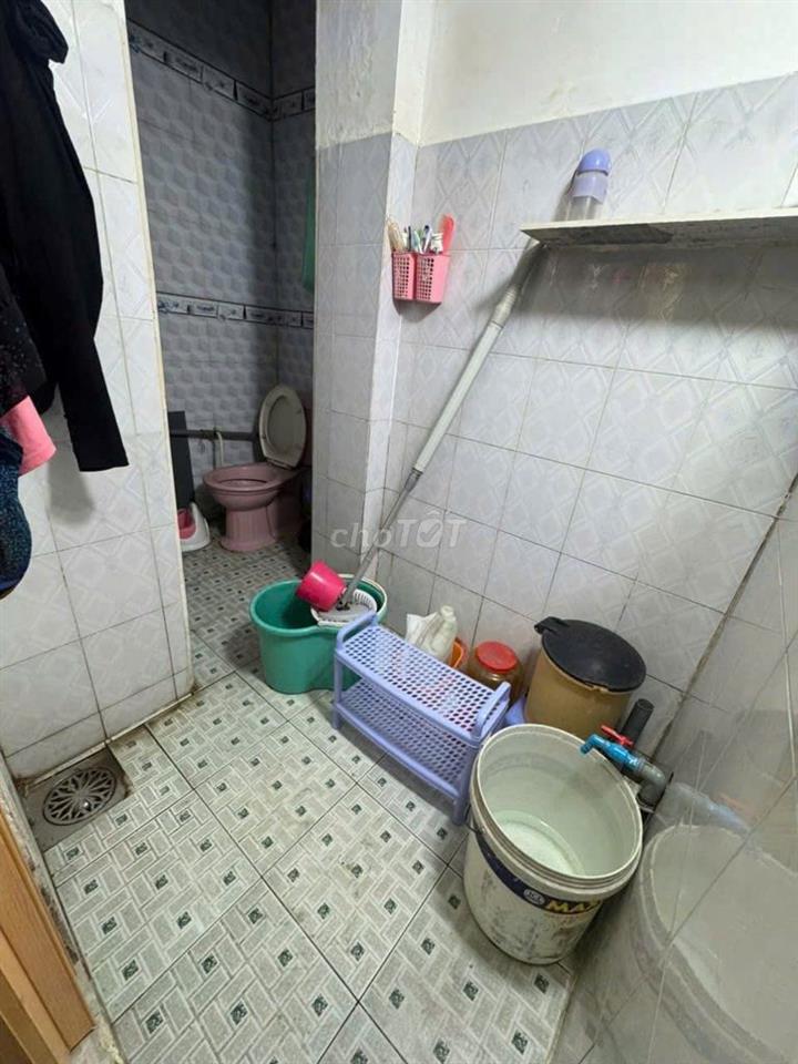 chính chủ bán nhà sát chợ bà chiểu, 2 phút qua quân 1. khu an ninh. 