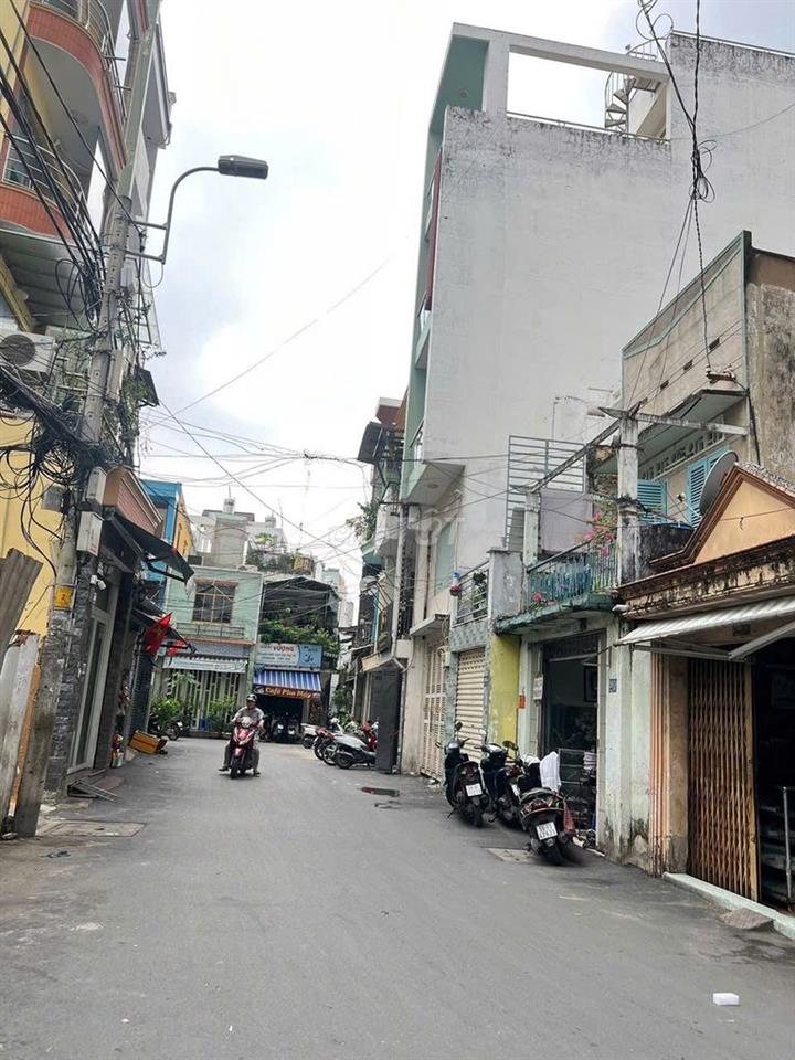 chính chủ bán nhà sát chợ bà chiểu, 2 phút qua quân 1. khu an ninh. 