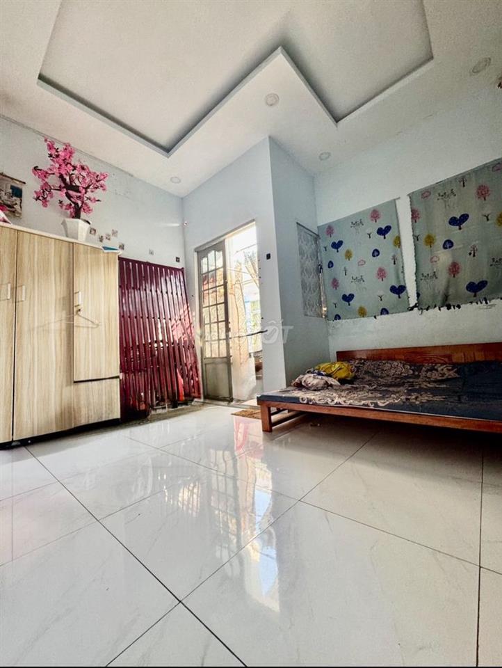 BÁN NHÀ XÃ QUÍ ĐỨC BÌNH CHÁNH .6,2 X 13,7. CÔNG NHẬN 89M2