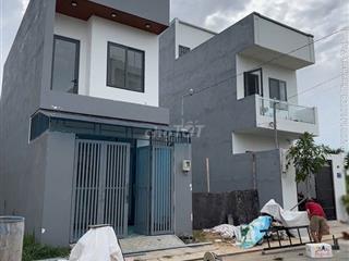 NHÀ PHỐ GẦN ĐH LUẬT Q9, 52M² – 3 TẦNG – ĐƯỜNG Ô TÔ 10M 
