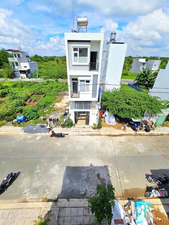 NHÀ PHỐ GẦN ĐH LUẬT Q9, 52M² – 3 TẦNG – ĐƯỜNG Ô TÔ 10M 