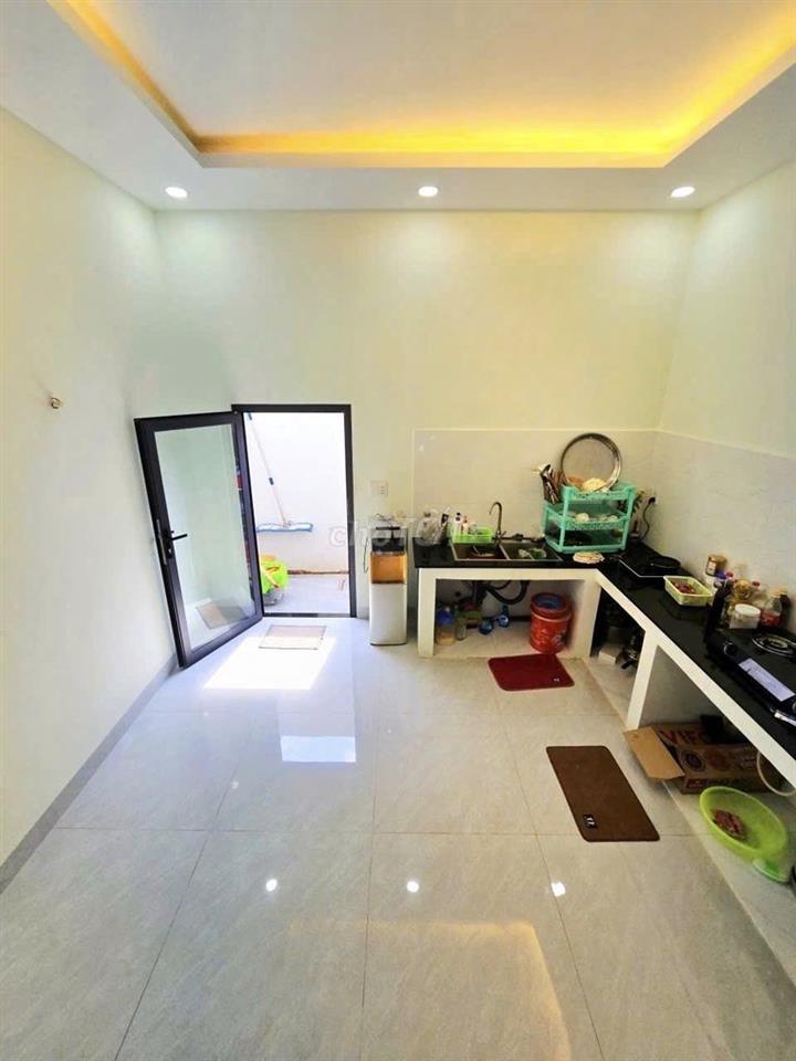 NHÀ PHỐ GẦN ĐH LUẬT Q9, 52M² – 3 TẦNG – ĐƯỜNG Ô TÔ 10M 