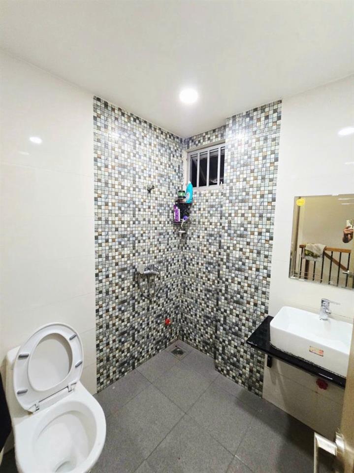 Nhà Hẻm Xe Hơi 3Tầng, 3PN, 71m² – Gần KĐT Đông Tăng Long Q9, Giá 5.2tỷ