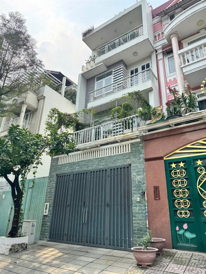Ngay cổng ĐH Văn Lang - nhà 64m2 (4x16m) Đặng Thùy Trâm-Giá 11.5 tỷ TL