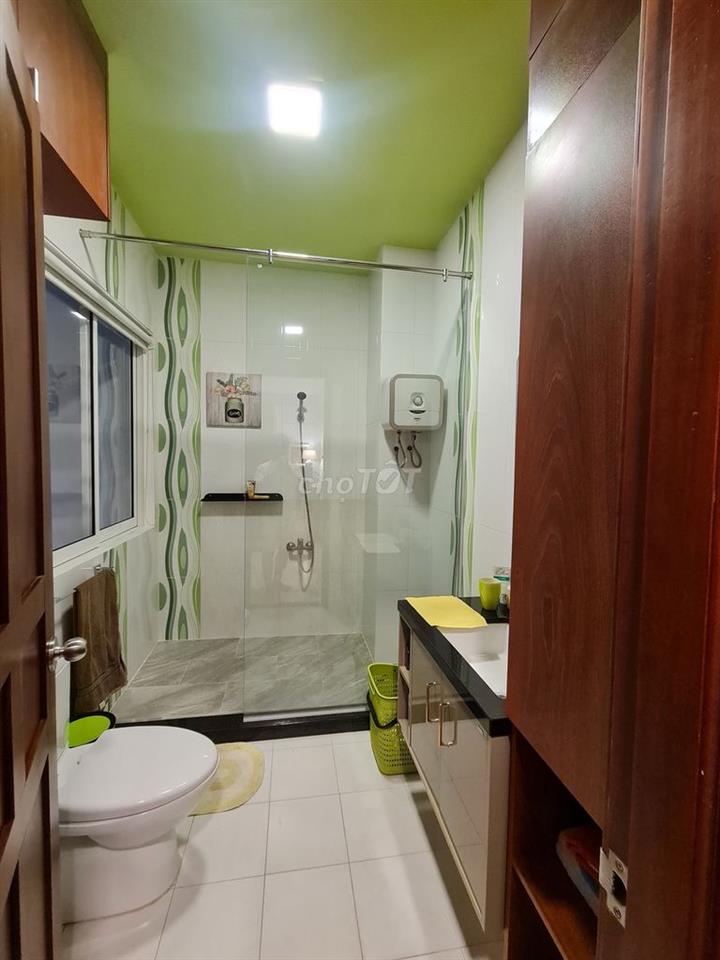 Ngay cổng ĐH Văn Lang - nhà 64m2 (4x16m) Đặng Thùy Trâm-Giá 11.5 tỷ TL