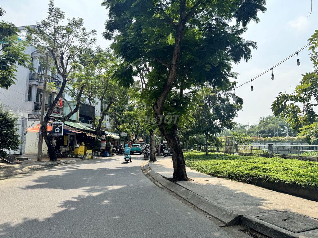 Bán nhà MT cổng đại học Văn Lang, 5x20m, đang KD cafe