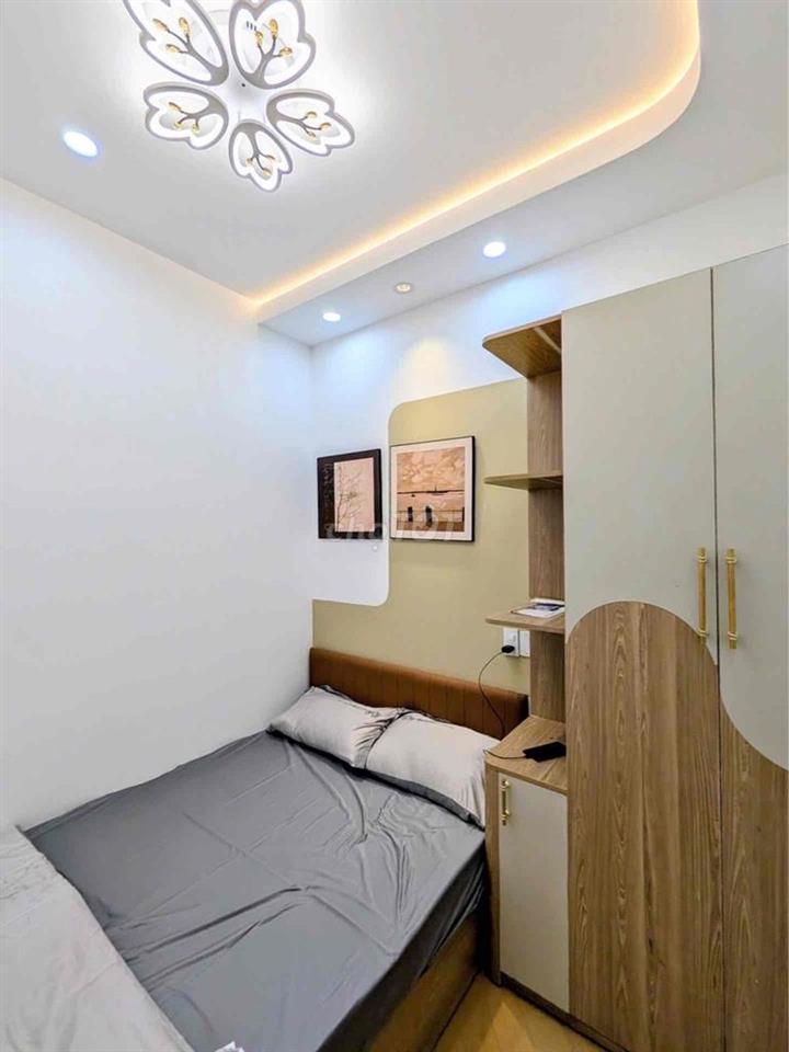 Bán nhà đường Nguyễn văn đậu- nhà mới phun nội thất
