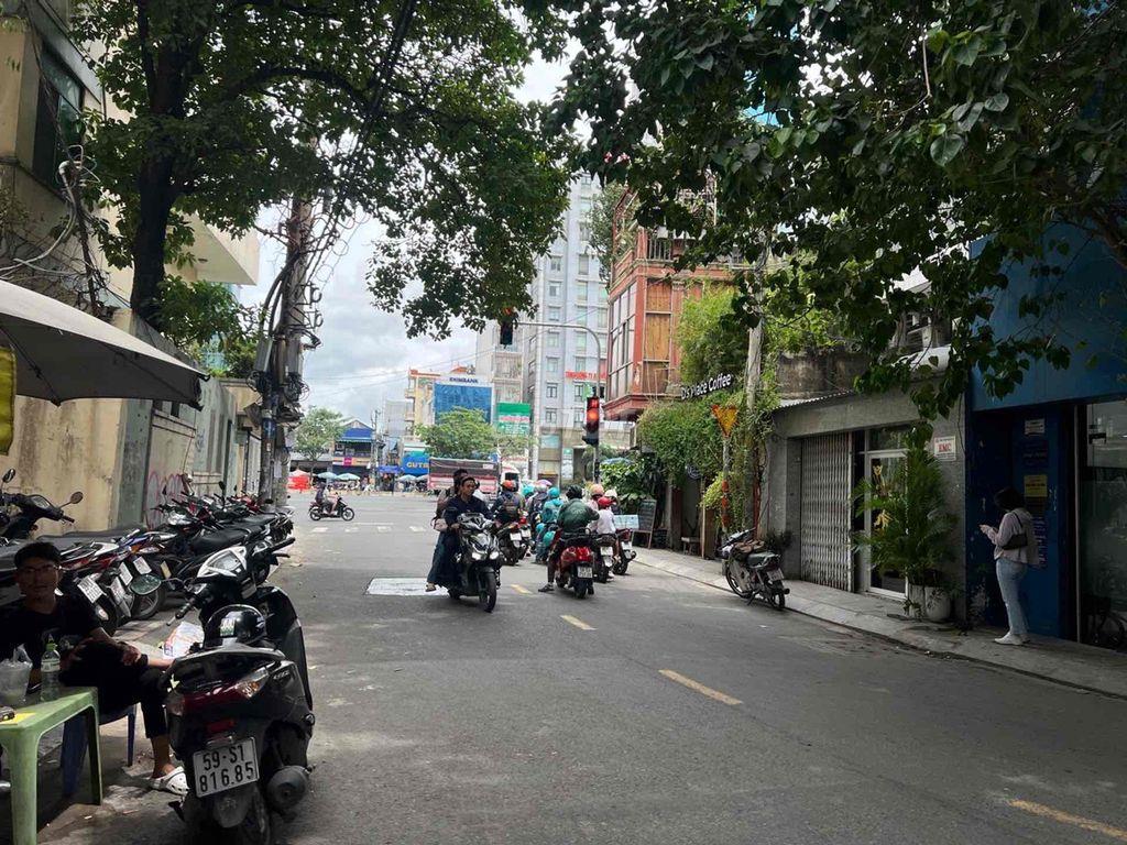 Bán nhà bình thạnh- mặt tiền nguyễn cửu vân
